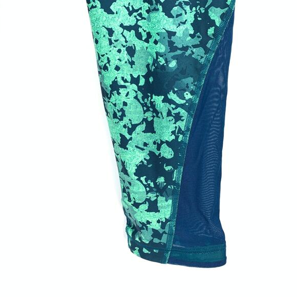 Under Armour Cropped Leggings Womens Sz Large Compression Heat Gear Green Print - Picture 4 of 6